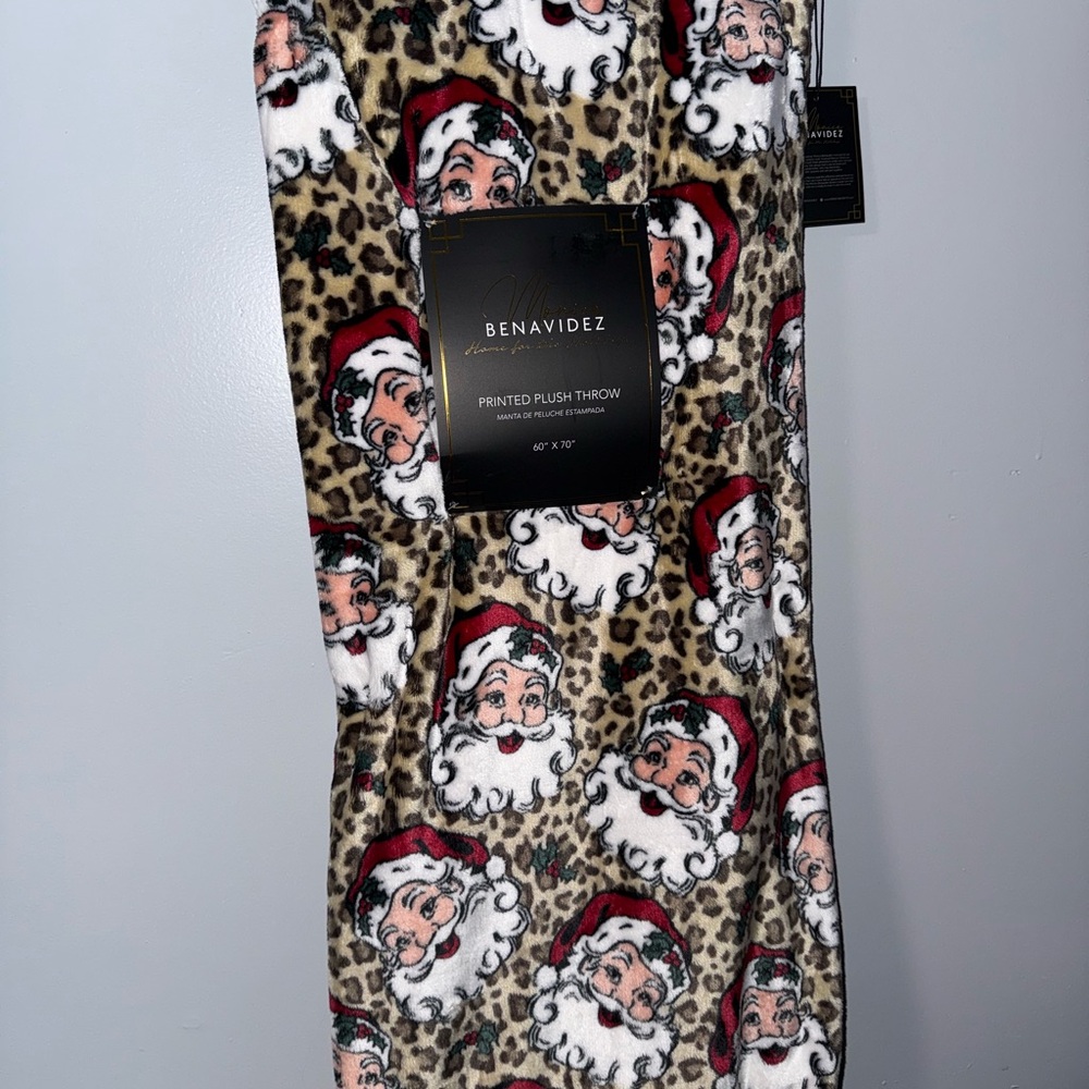 Benavidez Santa Leopard Print Plush Throw
